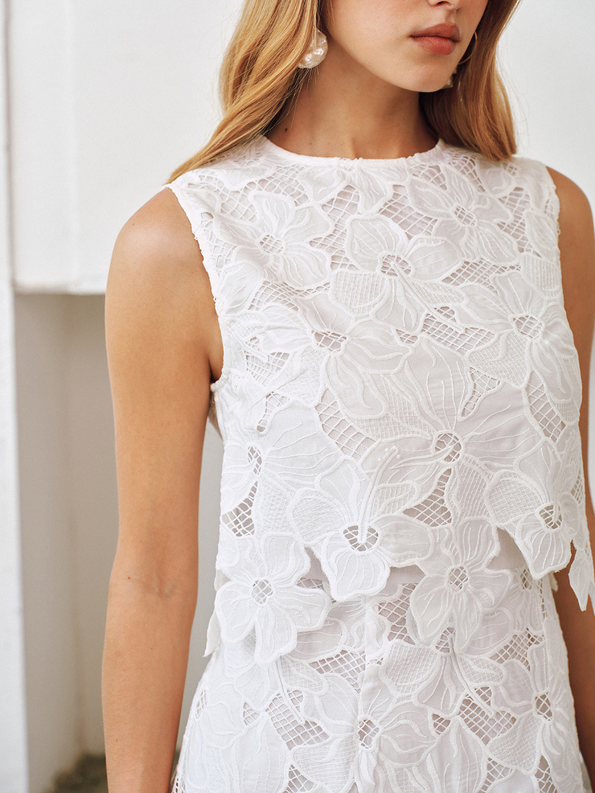 Sleeveless Floral Lace Ruffled Mini Dress