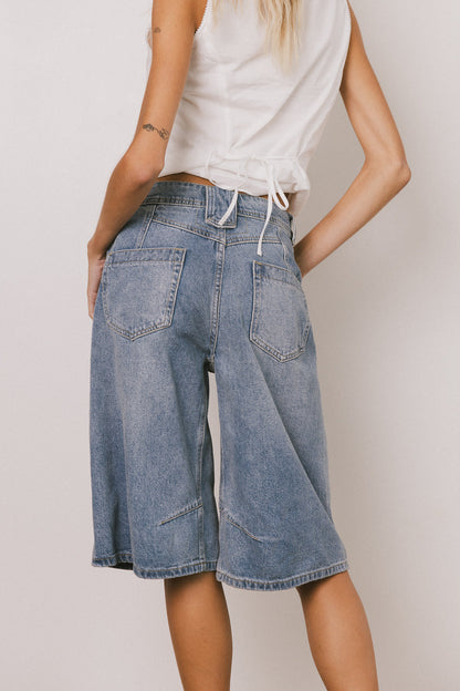 Alden Bermuda Shorts in Medium Wash - FINAL SALE