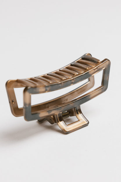 Abstract Cutout Claw Clip in Black