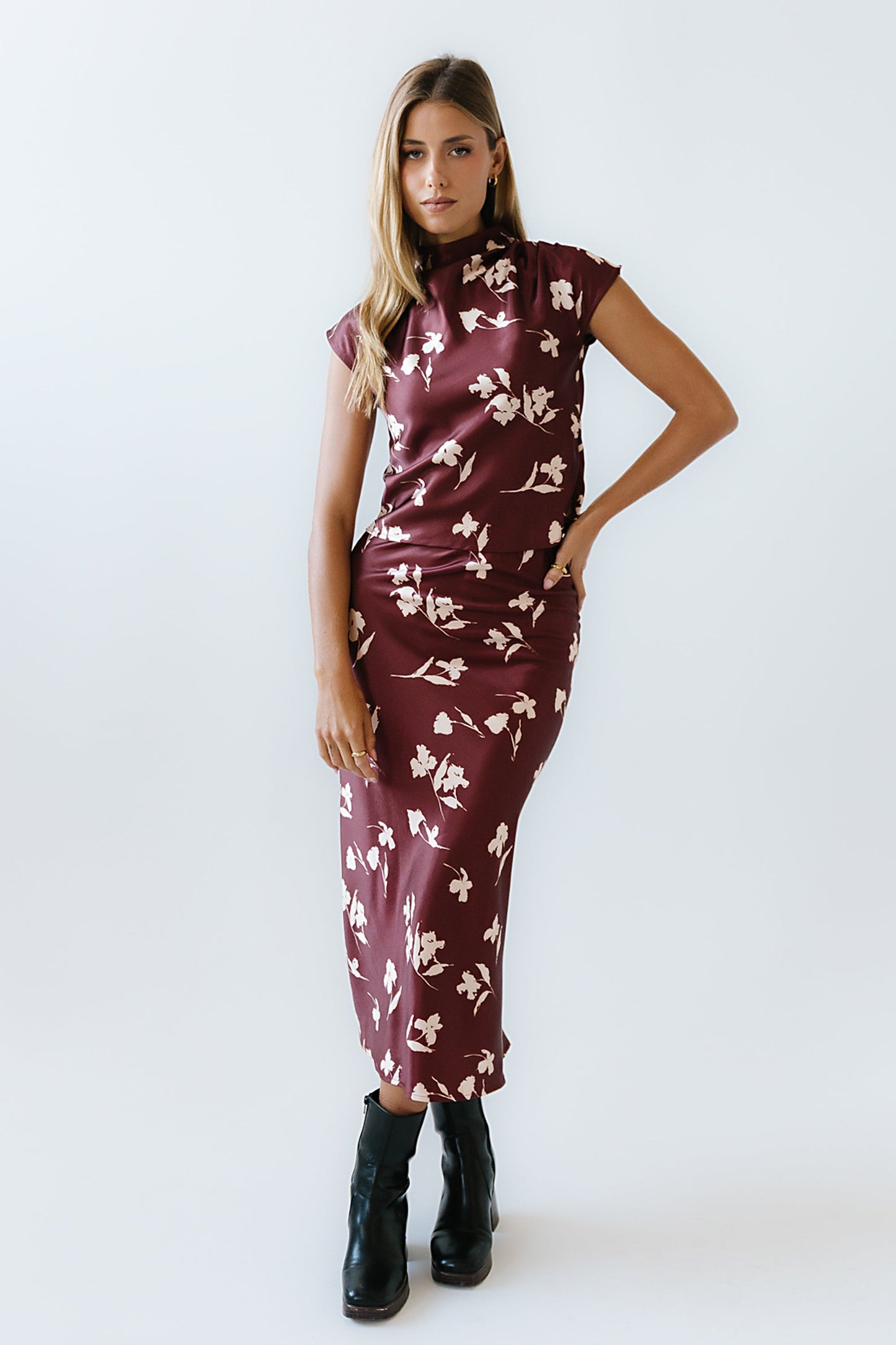 Carsyn Floral Top in Red-Brown - FINAL SALE