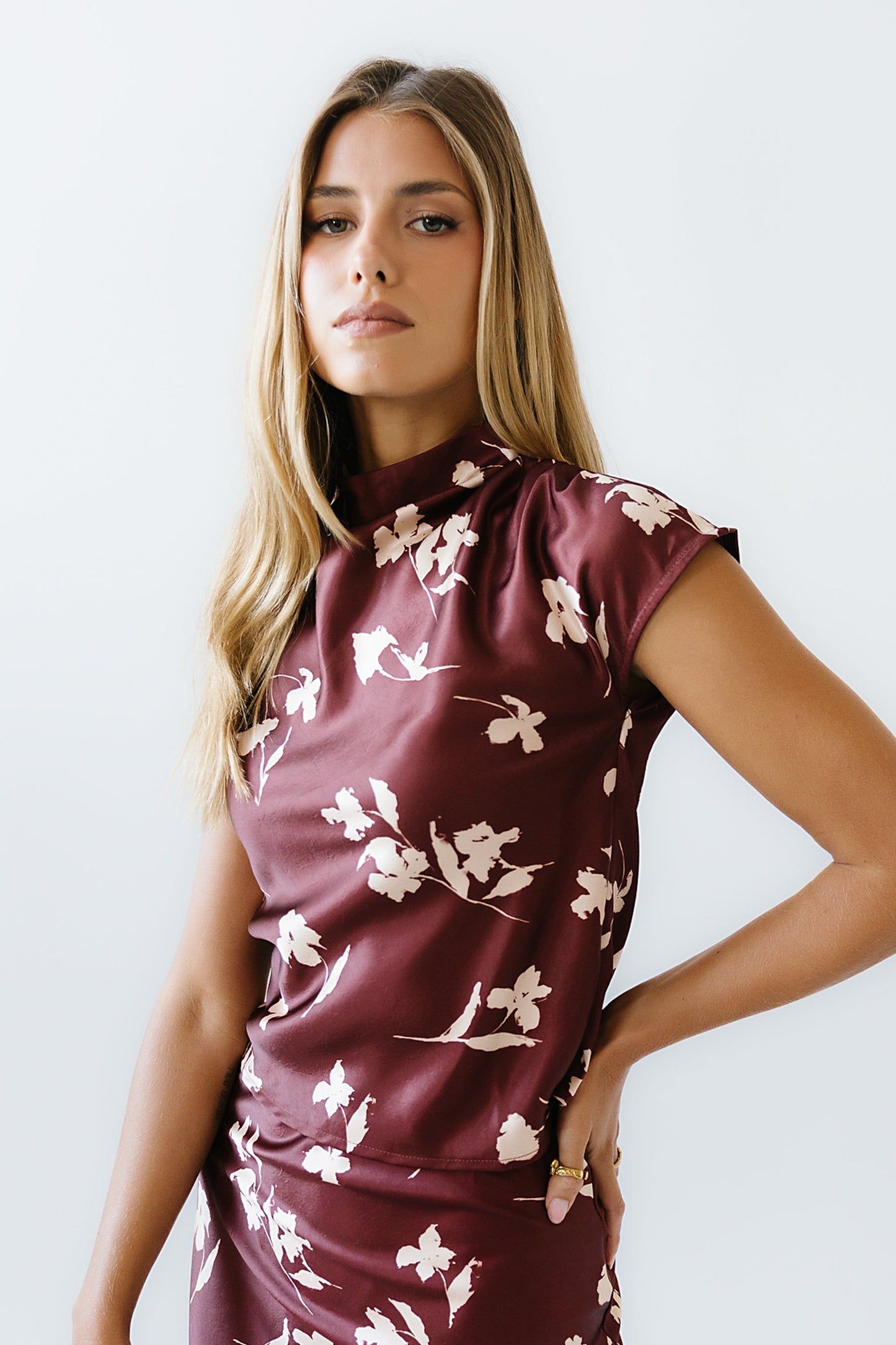 Carsyn Floral Top in Red-Brown - FINAL SALE