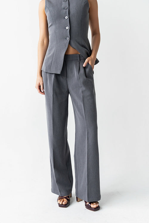 Carrie Pleated Trousers in Regular Charcoal