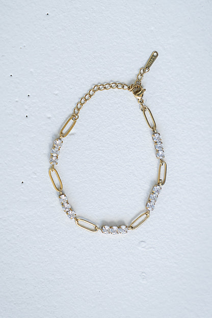 Casey Chain Bracelet in Gold