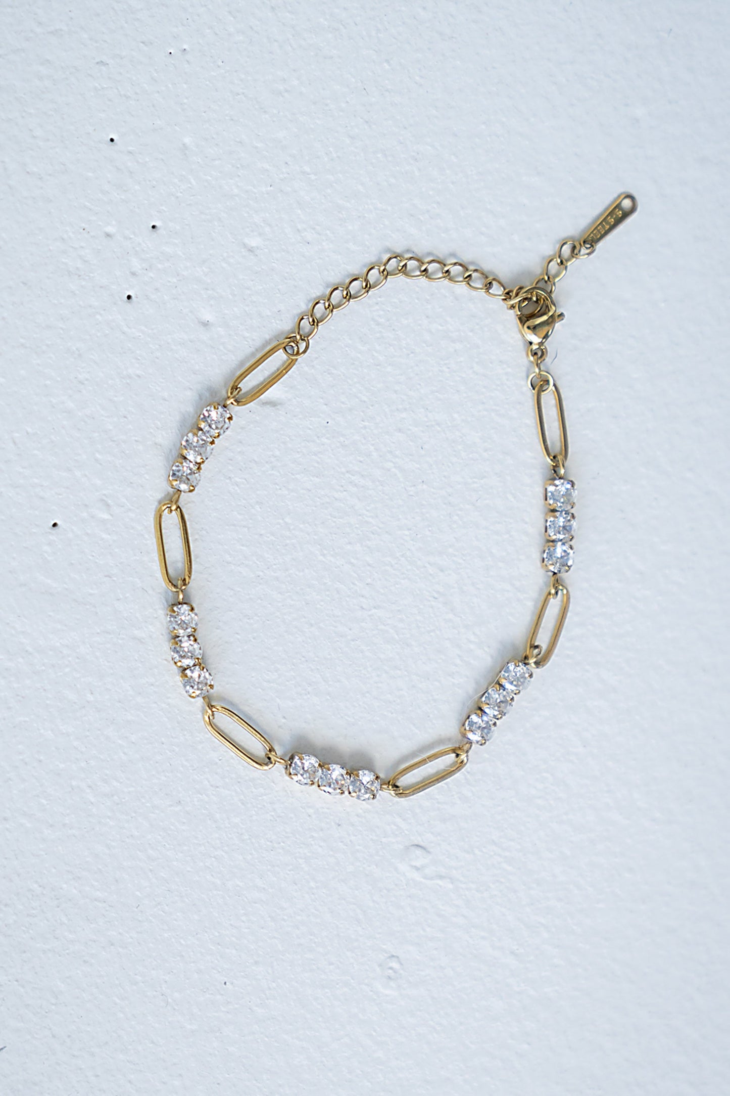 Casey Chain Bracelet in Gold
