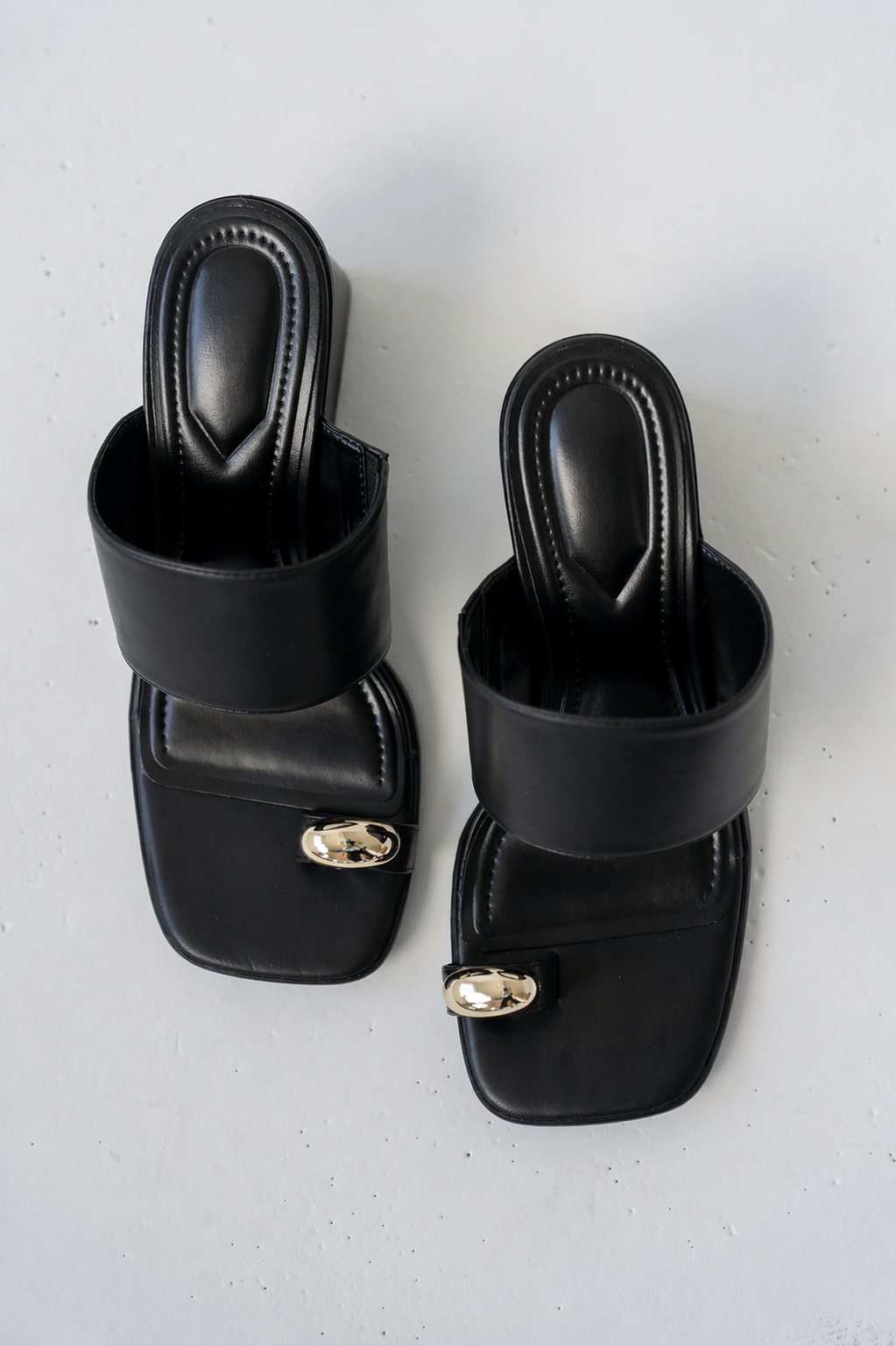 Fawn Block Heel in Black