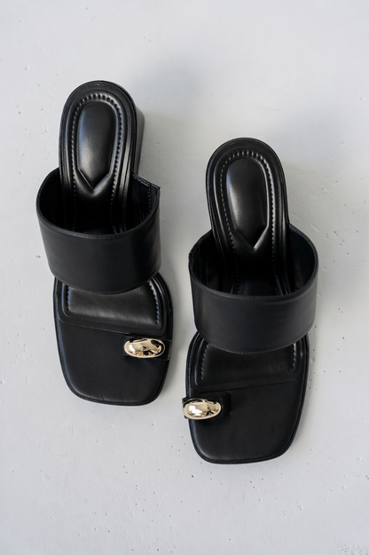 Fawn Block Heel in Black