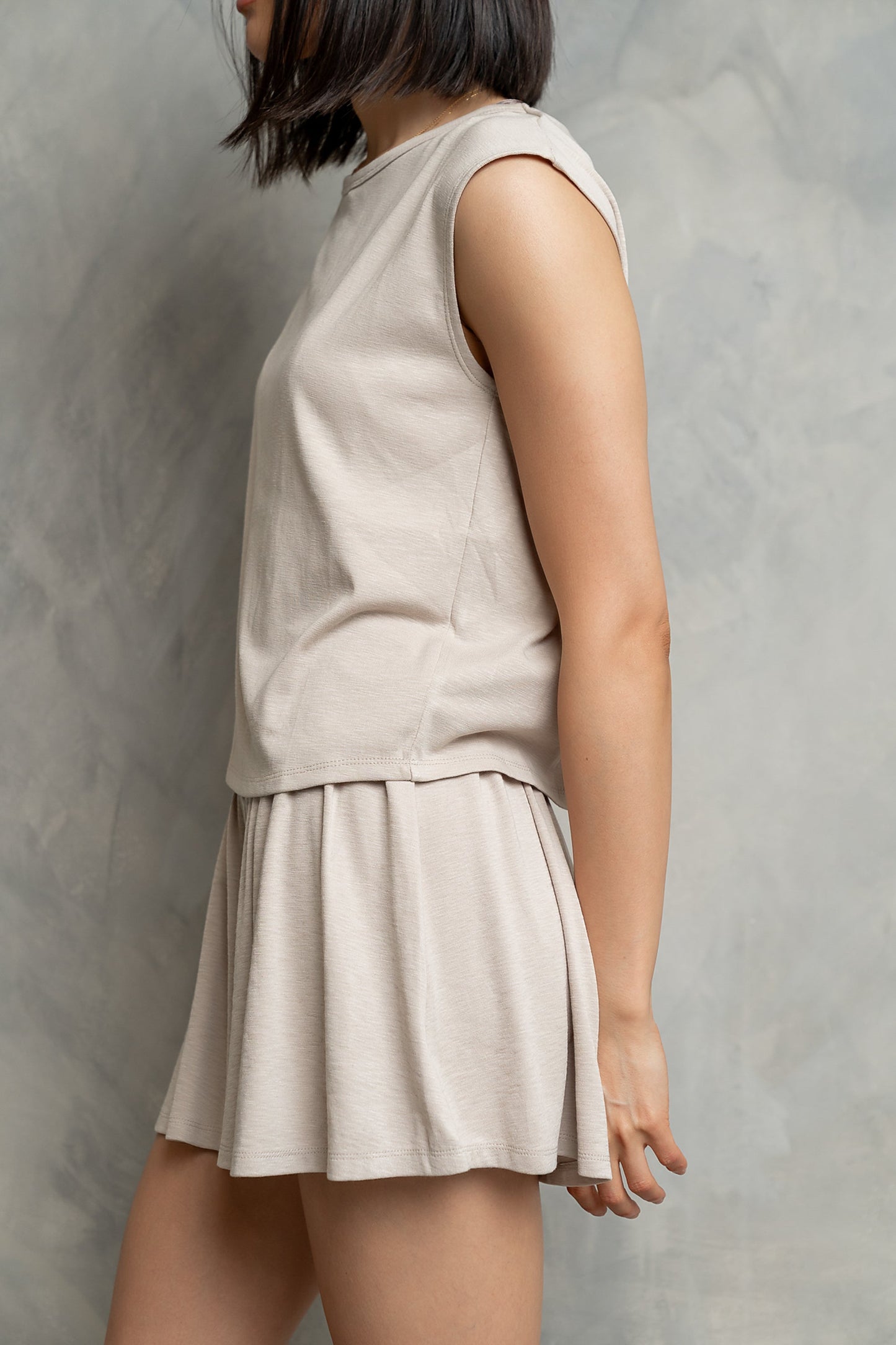 Britta Flowy Shorts in Bone