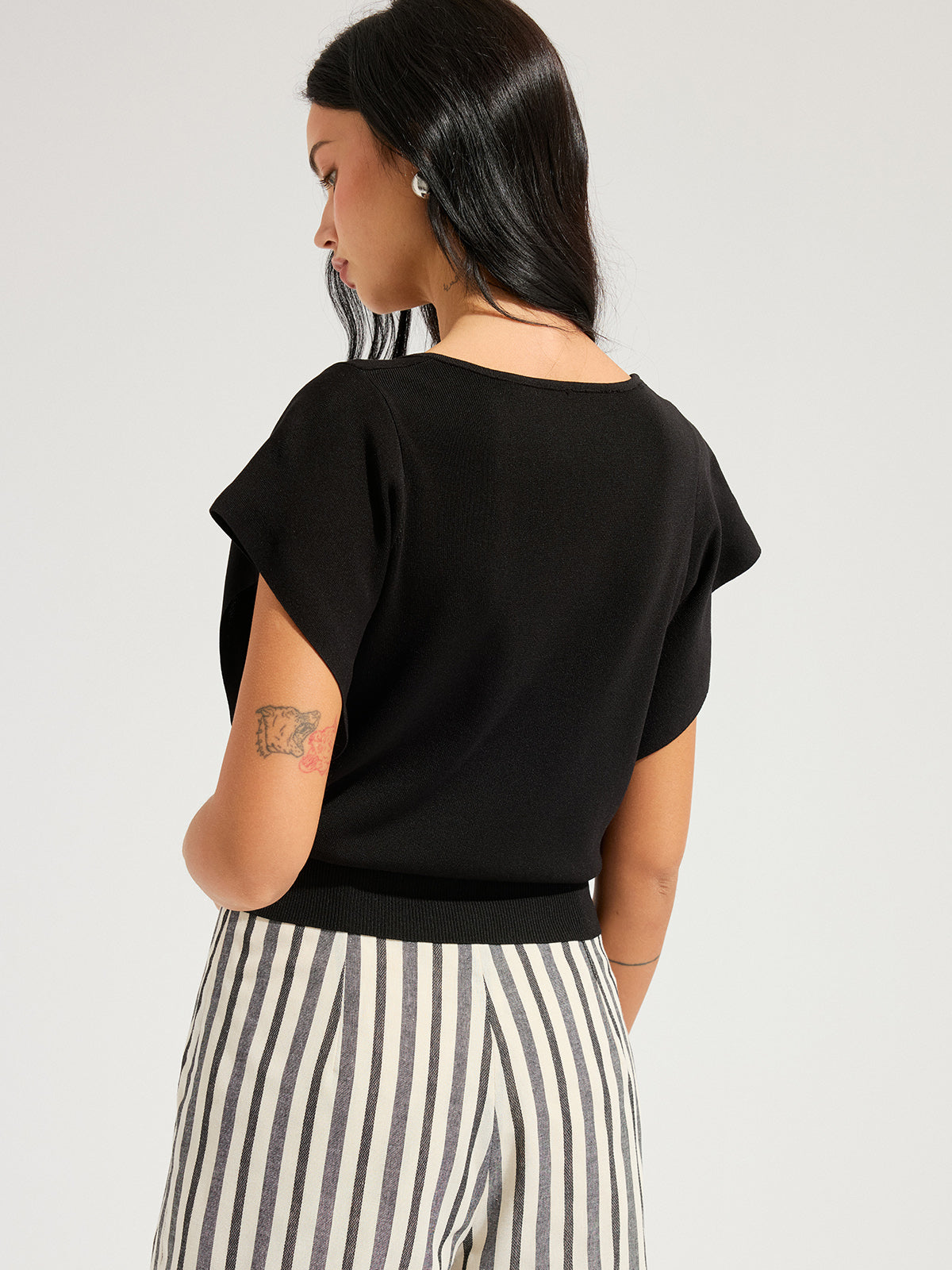 V-Neck Flutter Sleeve Cinched Knitted Tops