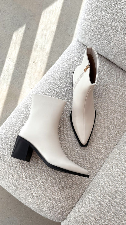 Leanora Boots - Ivory