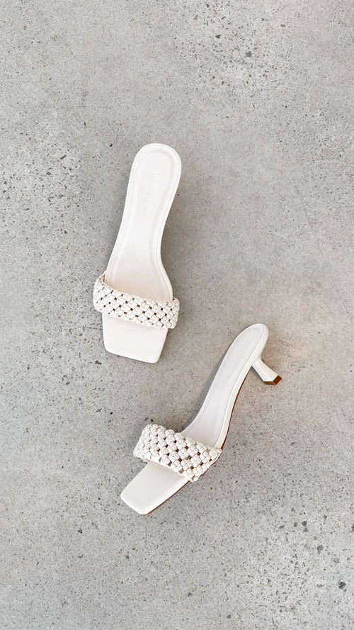Michelle Heel - Bone