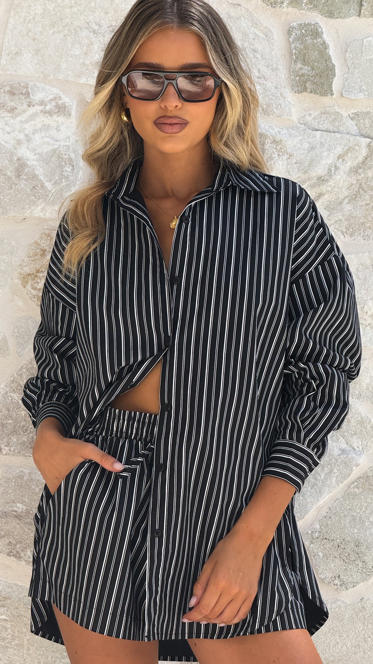 Arli Shorts - Black/White