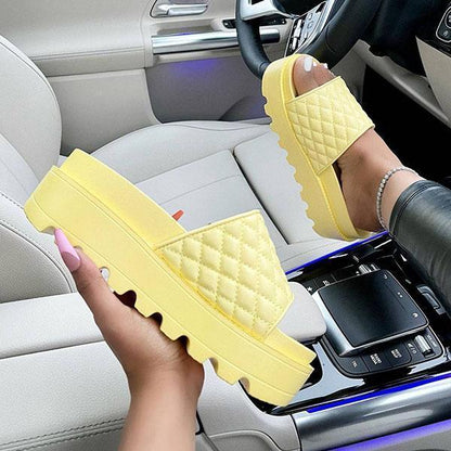 Chic Quilted Stitching Detail Platform Sandals