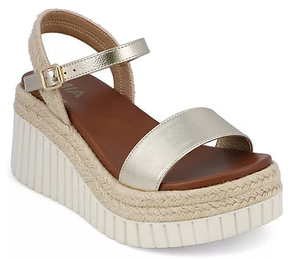 Mia Yanis Wedge